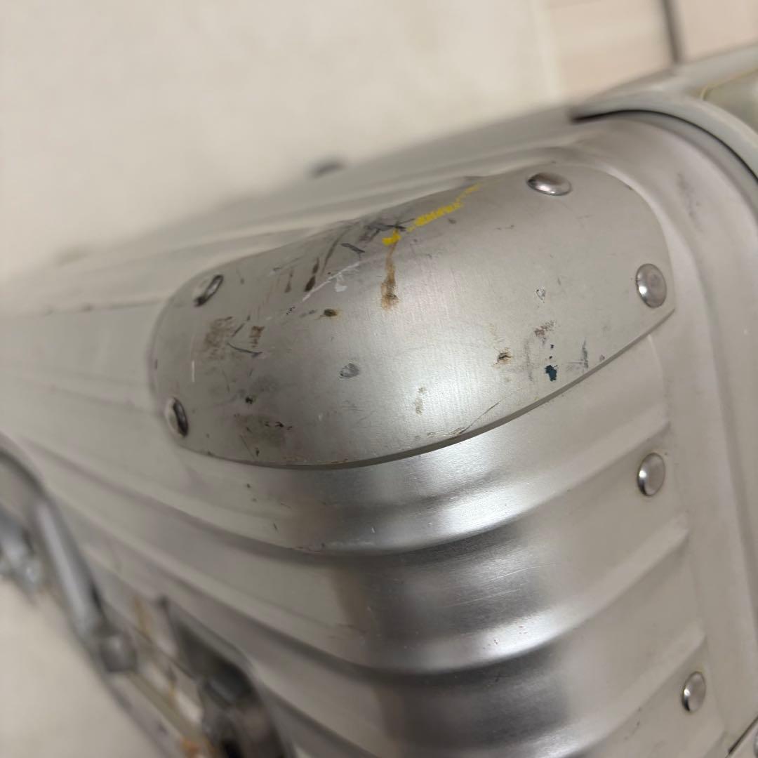 リモワ トパーズ アルミニウム ダイヤルロック式 2輪 スーツケース シルバー