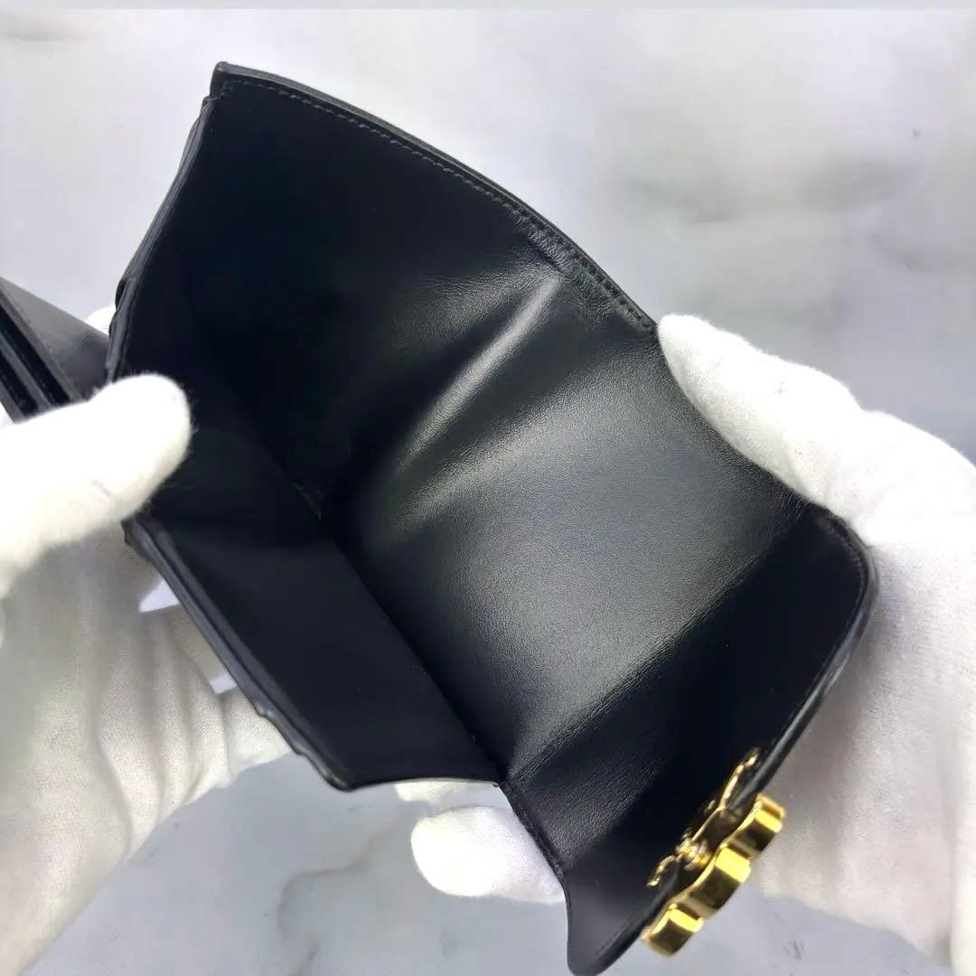 【極美品】 正規品✨ CELINE スモール フラップウォレット トリオンフ 黒