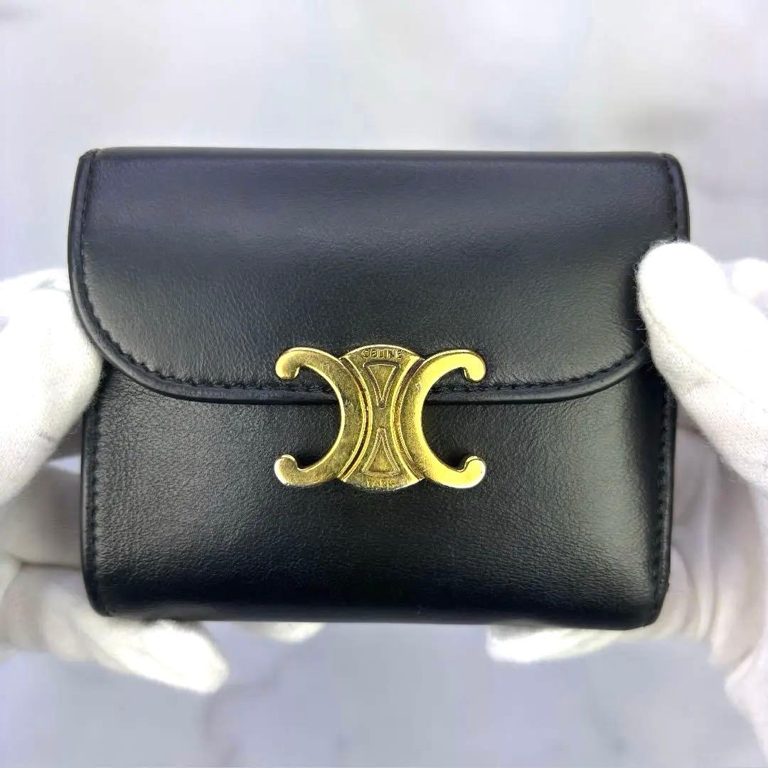 【極美品】 正規品✨ CELINE スモール フラップウォレット トリオンフ 黒
