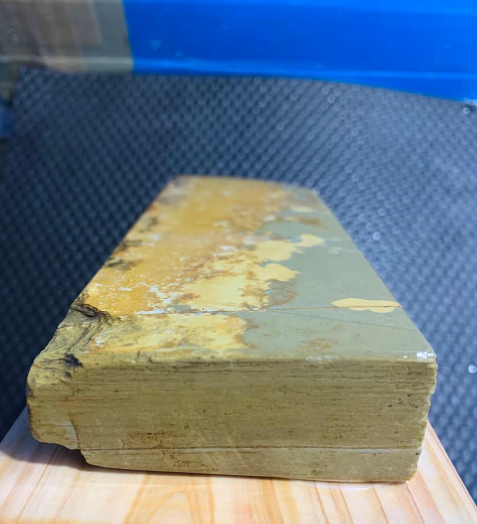 天然砥石　正本山　巣板　梨地　仕上げ砥石　台付き