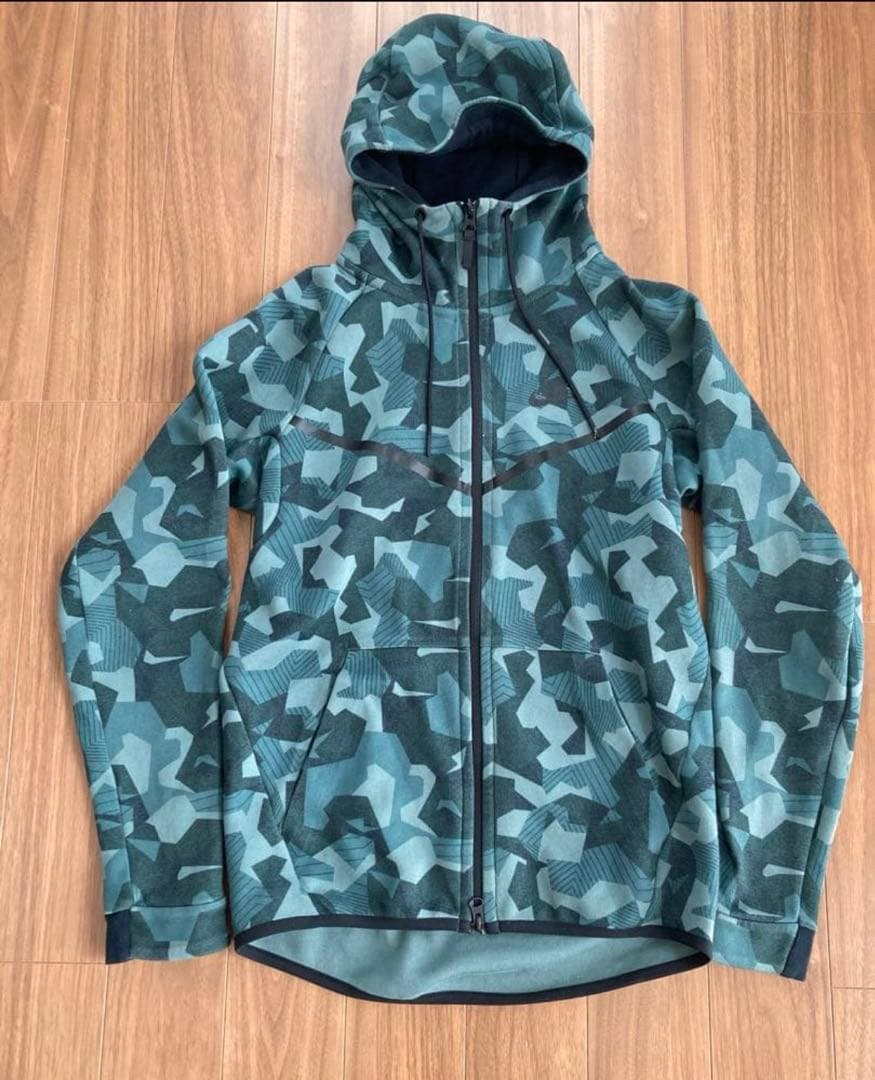 美品 NIKE テックフリース XS