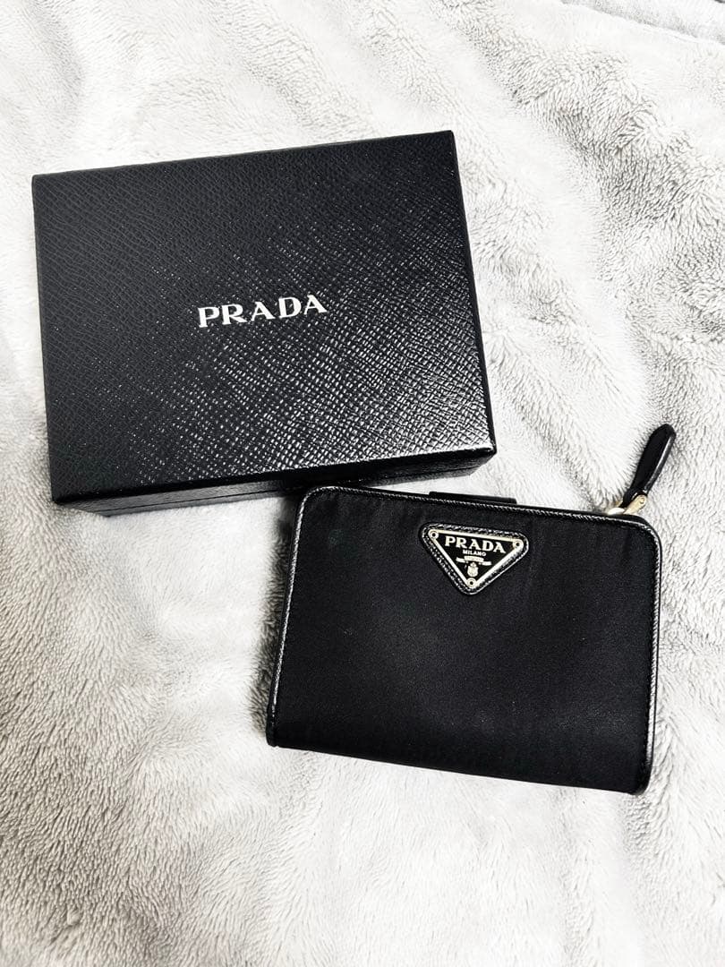 me-まま PRADA ブラック 二つ折り財布 箱付き
