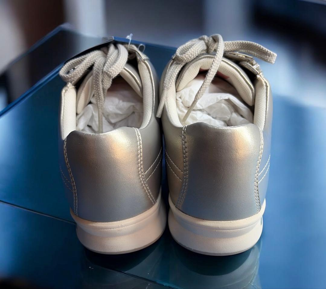 【YONEX/ヨネックス 】SHW-LC30W シャンパン24.0cm