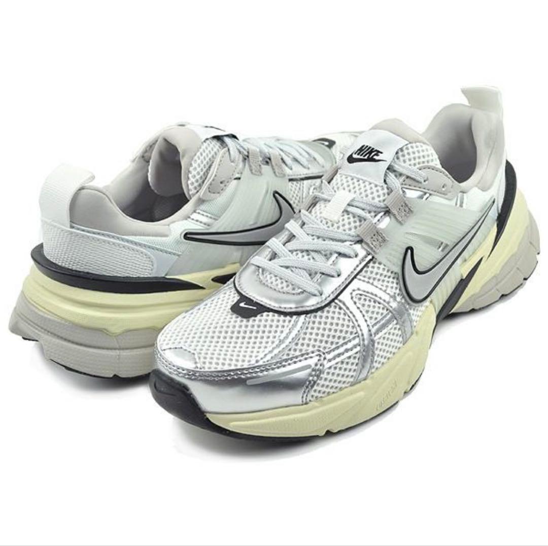 【入手困難】23cm NIKE W V2K RUN \"WHITE SILVER