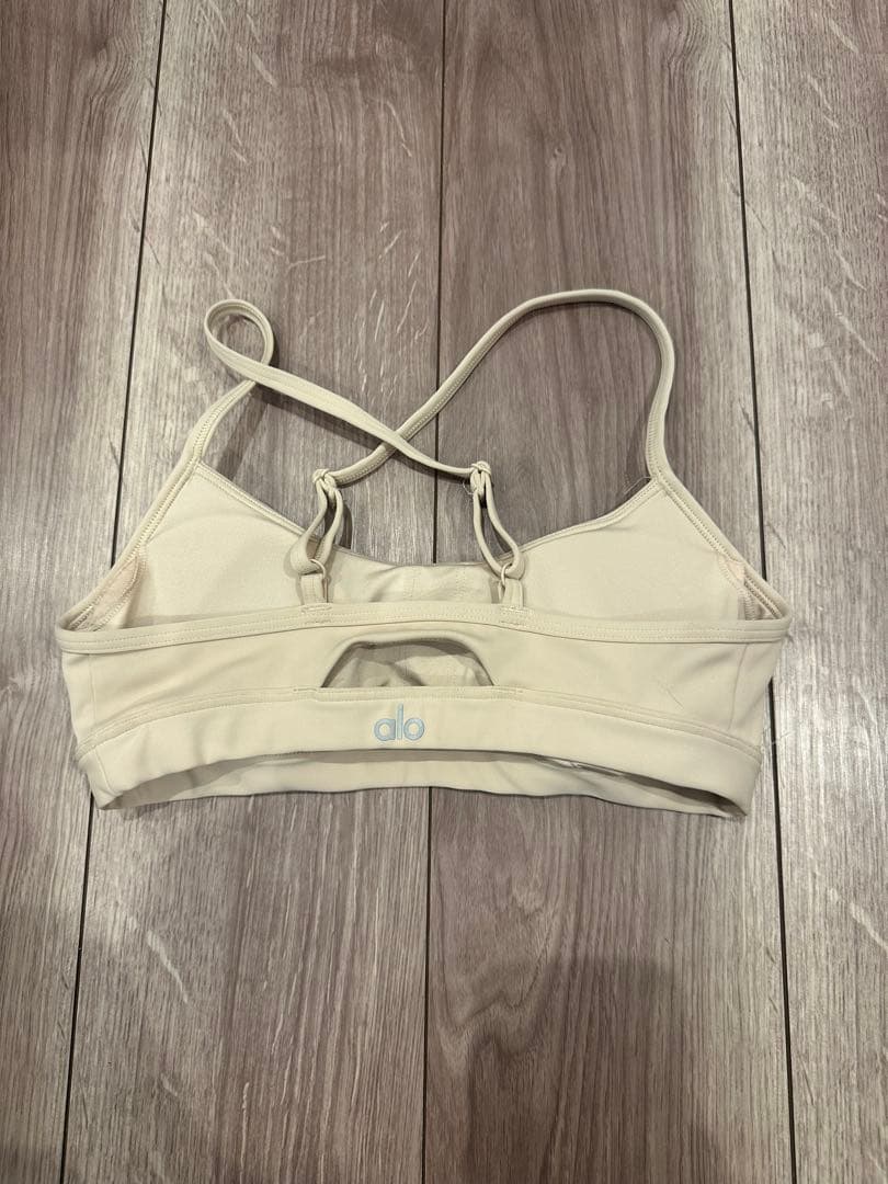 ALO ヨガウェアセット ブラトップとレギンス クリーム色 (着用回数２回)