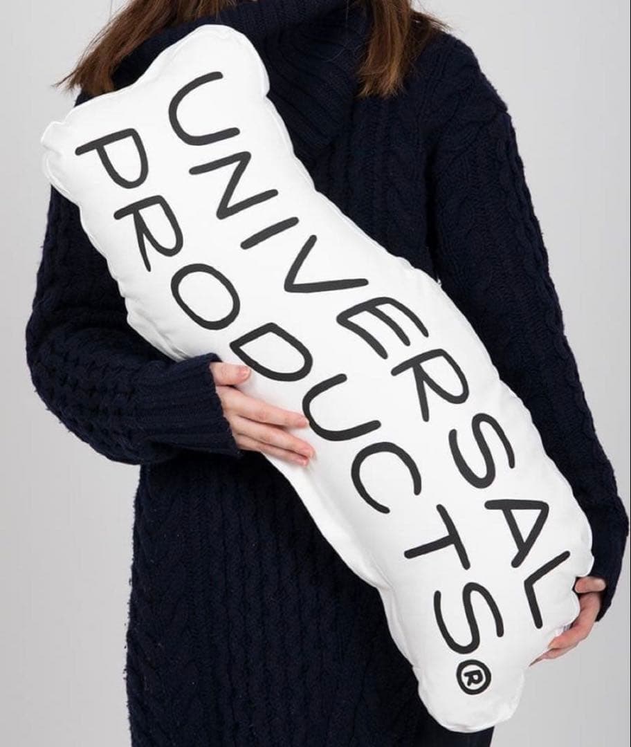 UNIVERSAL PRODUCTS ロゴクッション