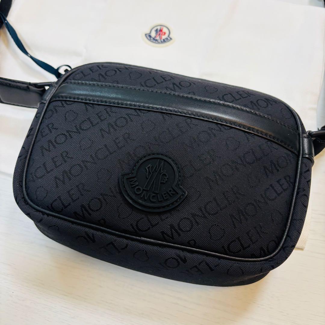 モンクレール　クロスボディバッグ ショルダーバッグ　MONCLER