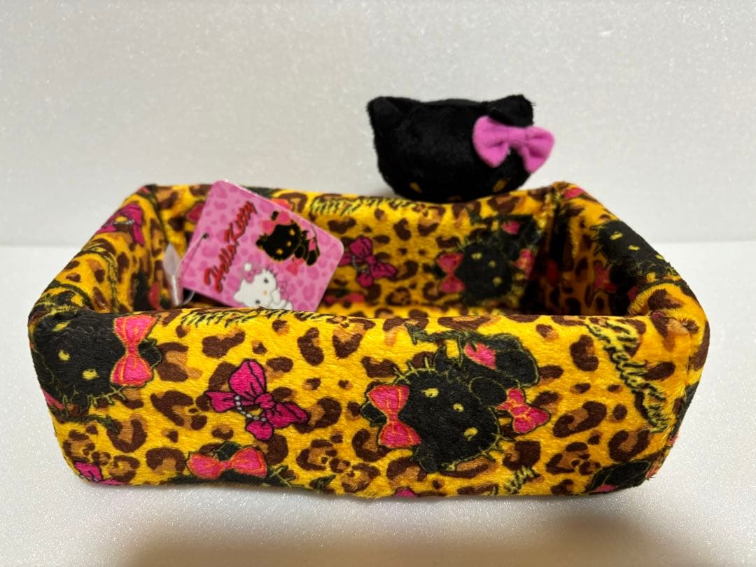 ハローキティ　激レア　タグ付き新品　マスコット付き　ヒョウ柄　ボックス　トレイ