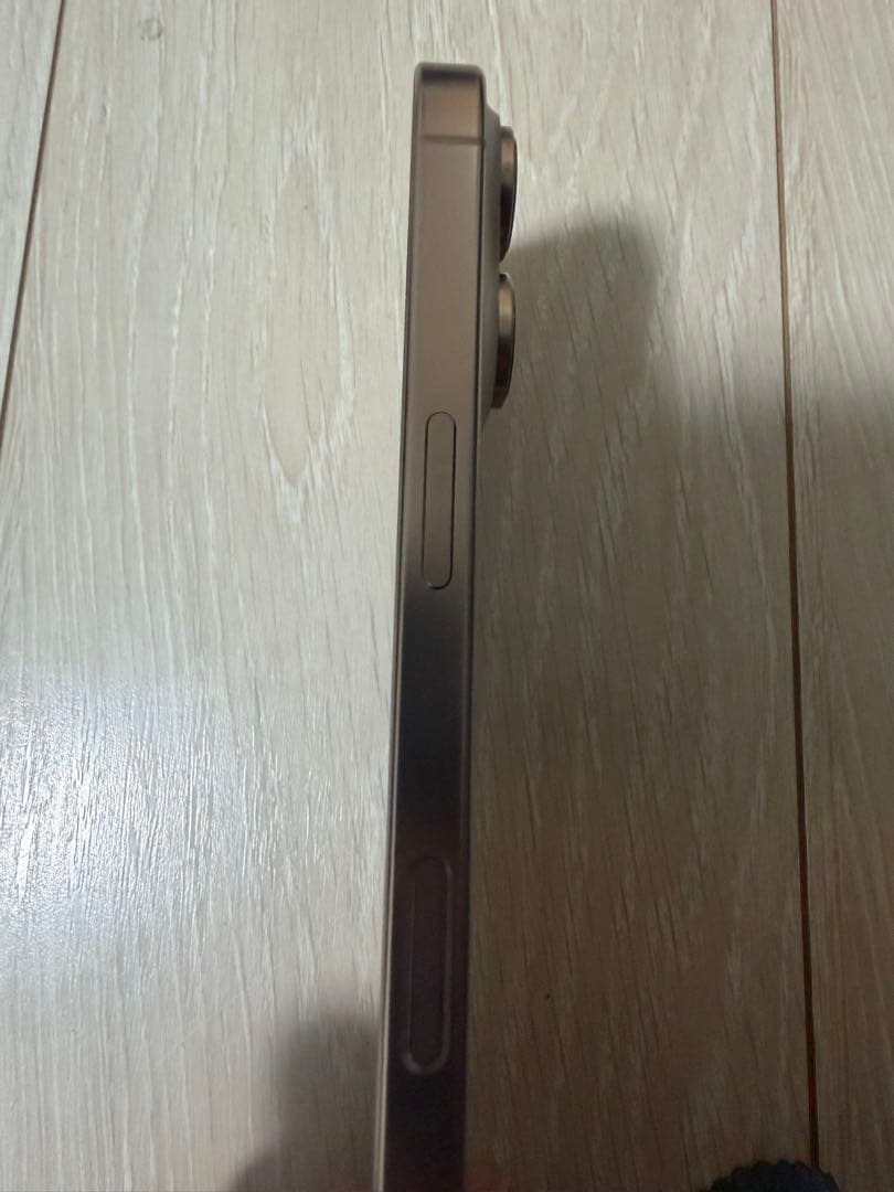 iPhone16pro 256 デザート