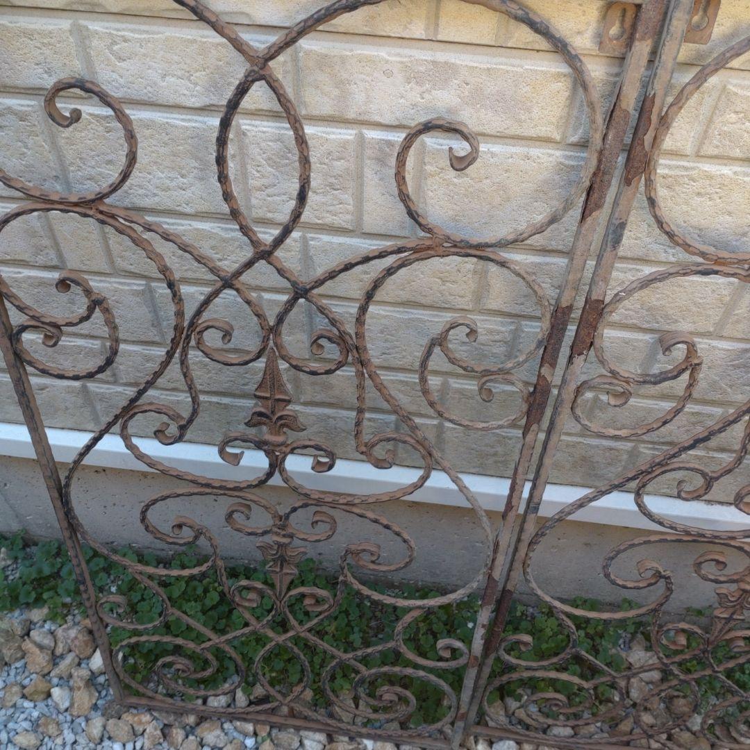 シャビーシック　アンティーク風　鋳物アイアン　ガーデンフェンス2枚組