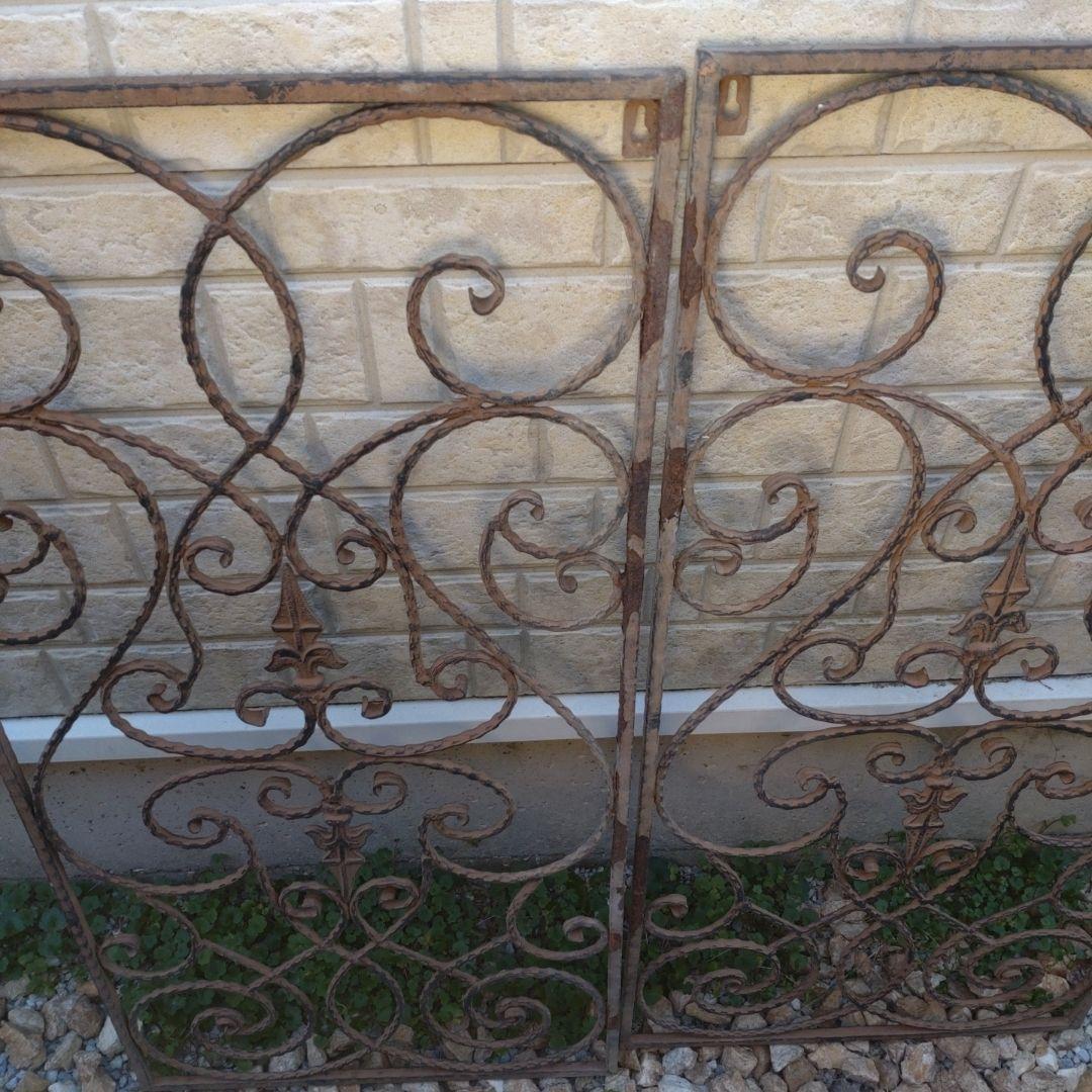 シャビーシック　アンティーク風　鋳物アイアン　ガーデンフェンス2枚組