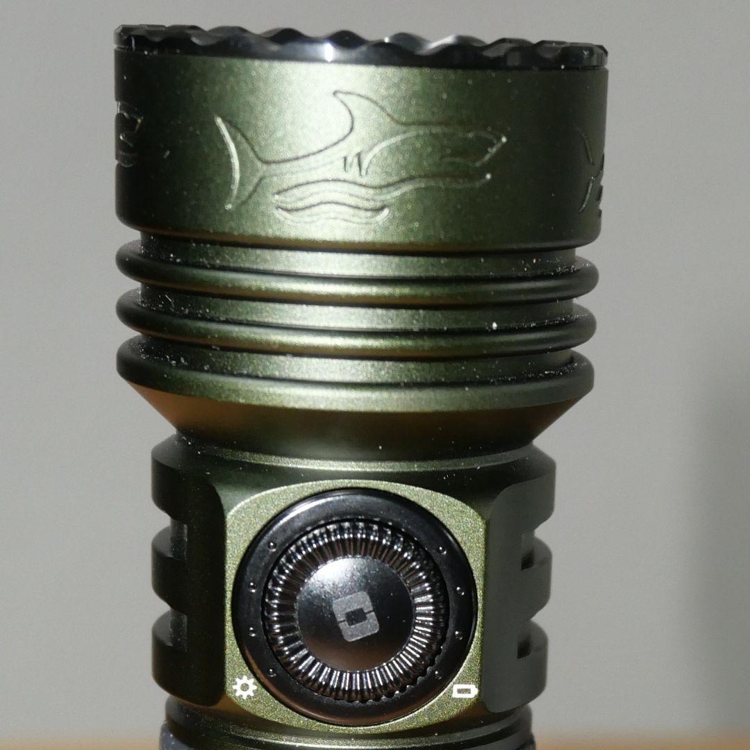 【中古】OLIGHT　鮫　seeker 3 pro アーマーグリーン　限定品