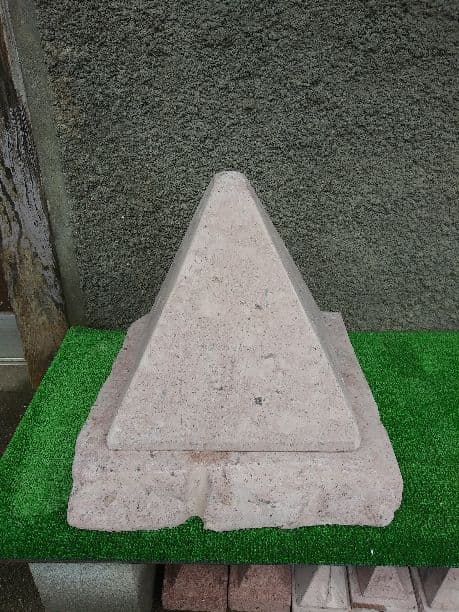 馬門石ピラミッド