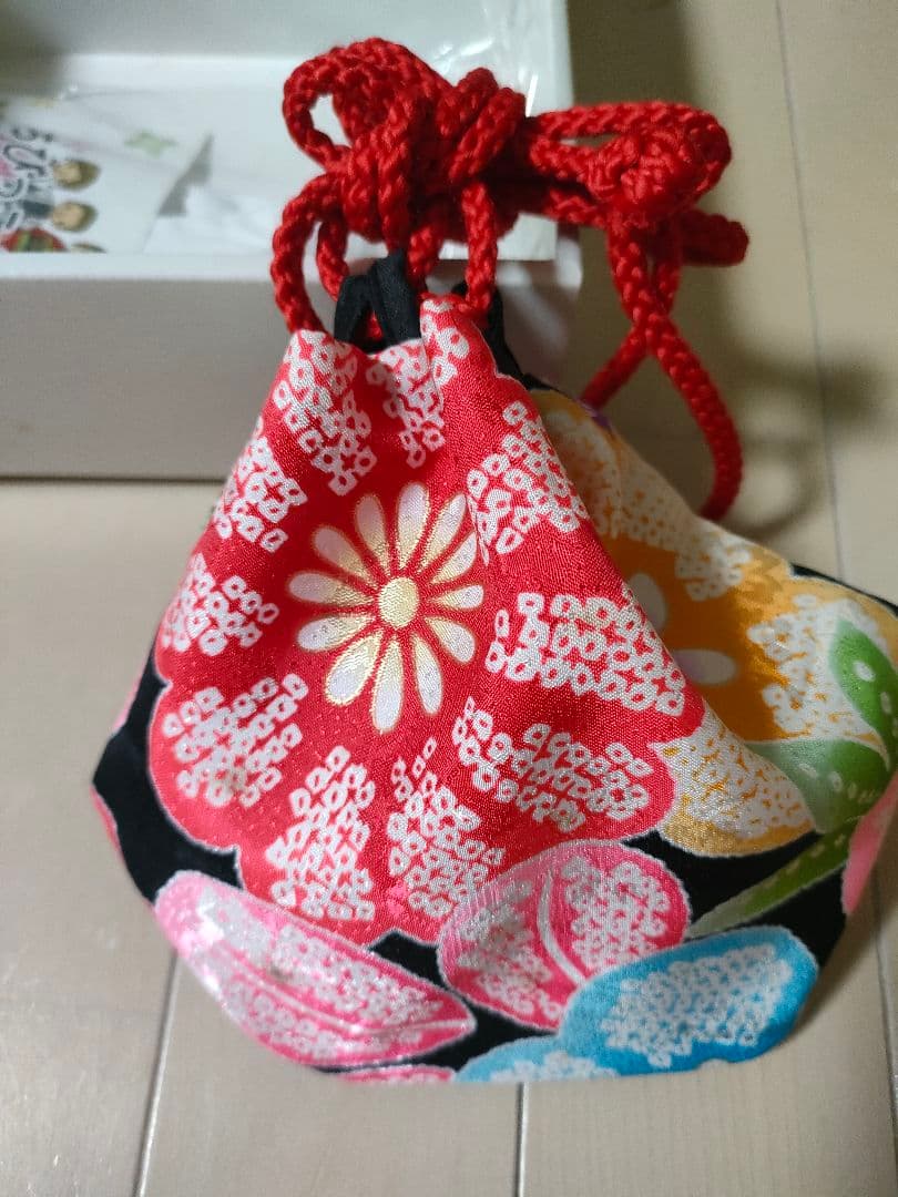 一度のみ着用七五三用華やか着物