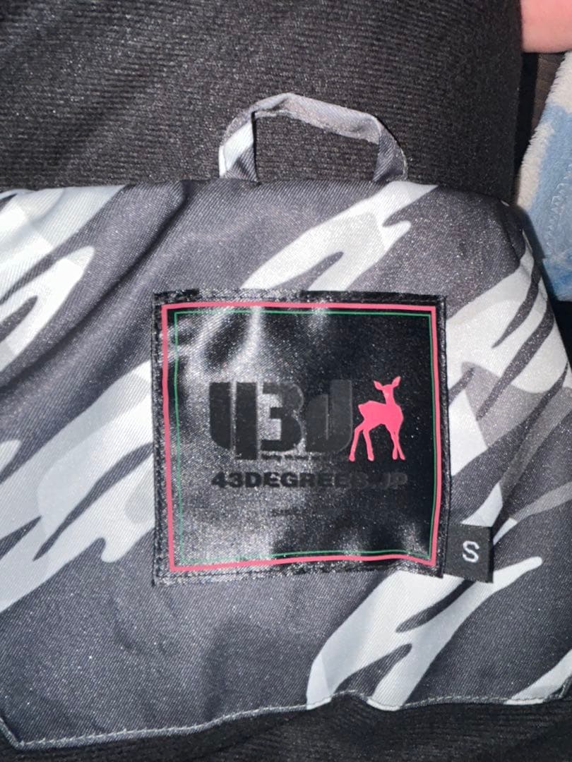 t*o様 43degrees スノーボードウェア（上下セット） グレーパーカー