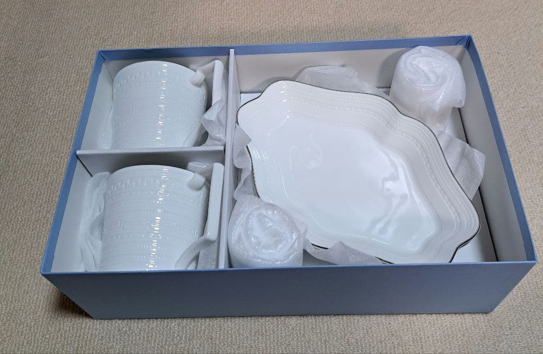 ウェッジウッド インタグリオマグカップ プラチナダイヤディッシュペアセット