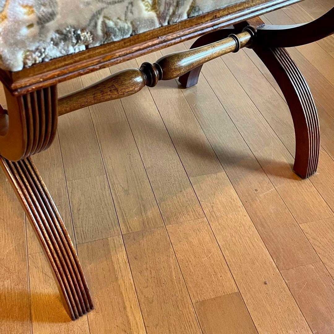 クラシカル 金華山張りスツール