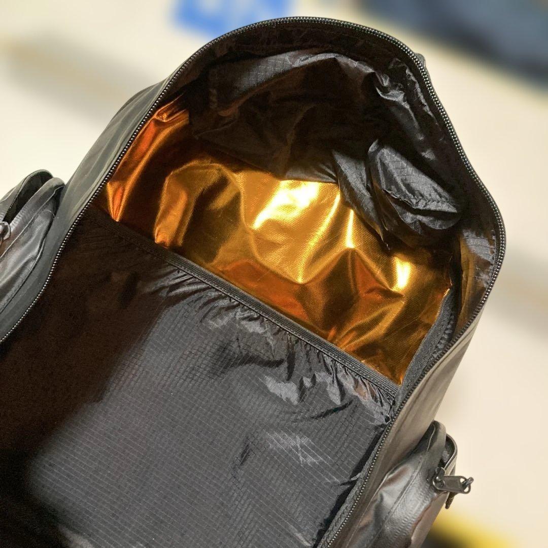 OCTOPUS ブラックバックパック 中型（定価35,000円