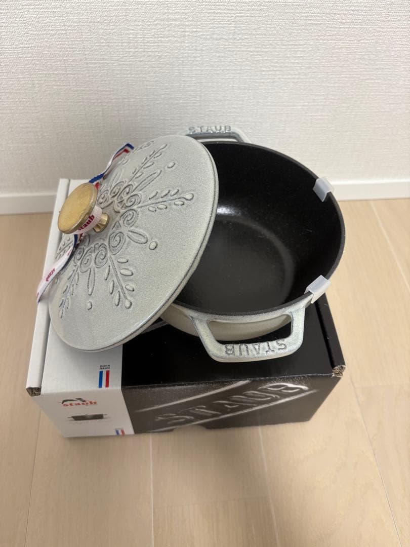 STAUB スノーフレーク両手鍋 16cm カンパーニュ