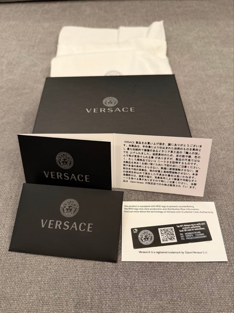 VERSACE ヴェルサーチ 2つ折り 折り財布 極美品 ブラック