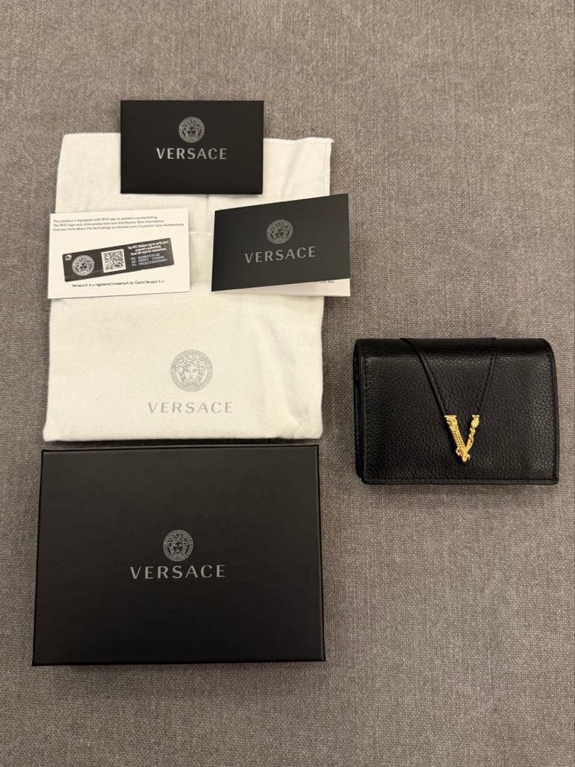 VERSACE ヴェルサーチ 2つ折り 折り財布 極美品 ブラック