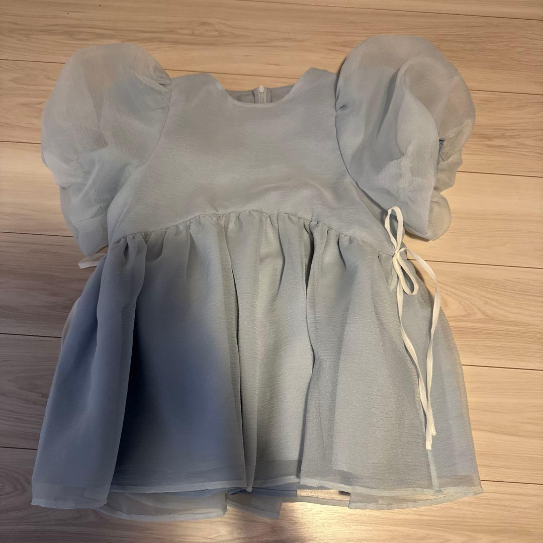 お盆セール　新品　クリンクルシアーオーガンジーペプラムトップス　ブルー