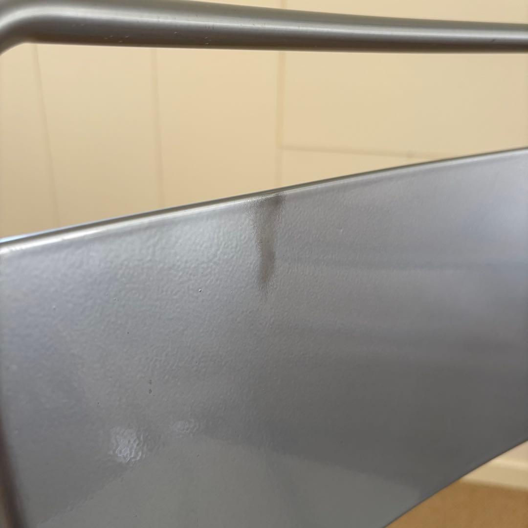 デザイン スタッキング アームチェア