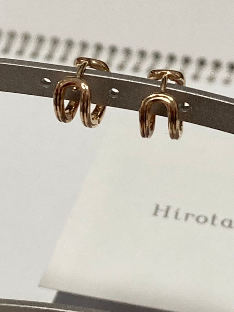 美品　hirotaka ヒロタカ　ベルーガ　ダブル ヒンジ ハギー ピアス S