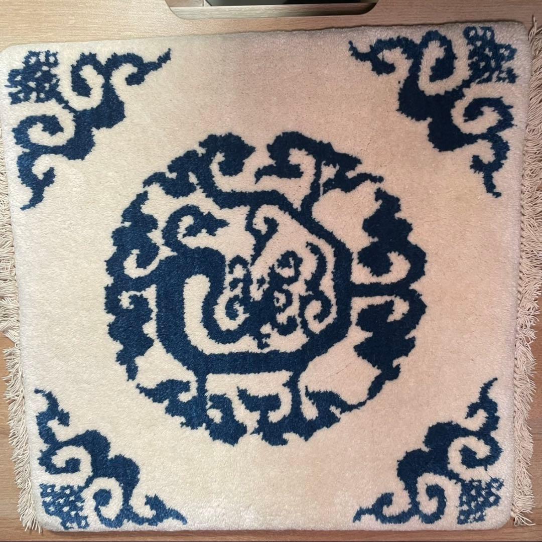 美品　MUNI ムニ絨毯　ラグ特大　クッション