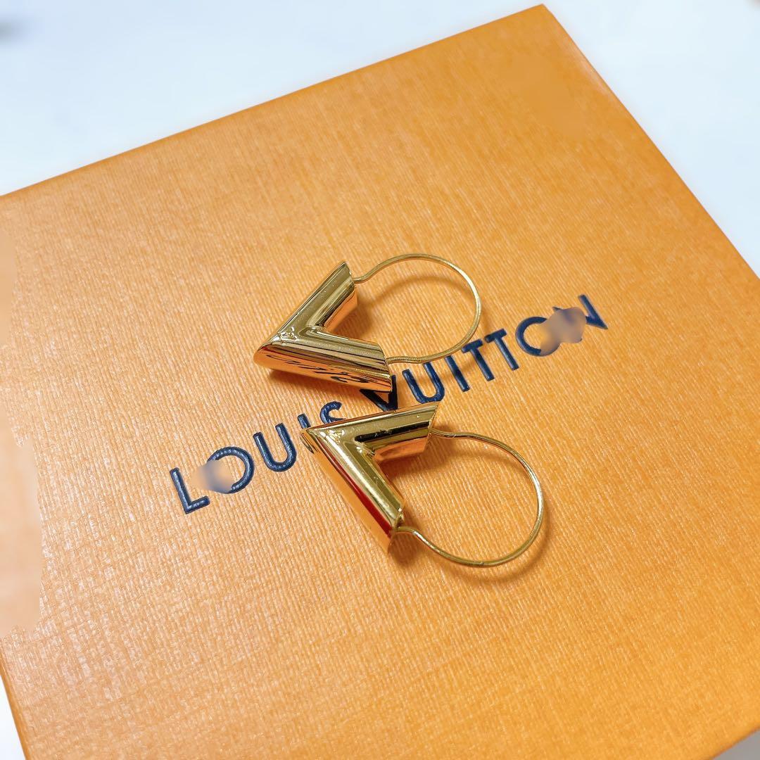 ア*ぞ様 LOUIS VUITTON ヴィトン エセンシャルV ピアス ゴールド