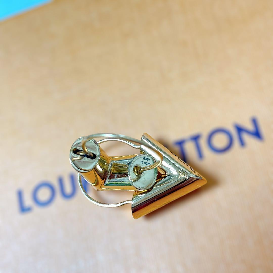 ア*ぞ様 LOUIS VUITTON ヴィトン エセンシャルV ピアス ゴールド