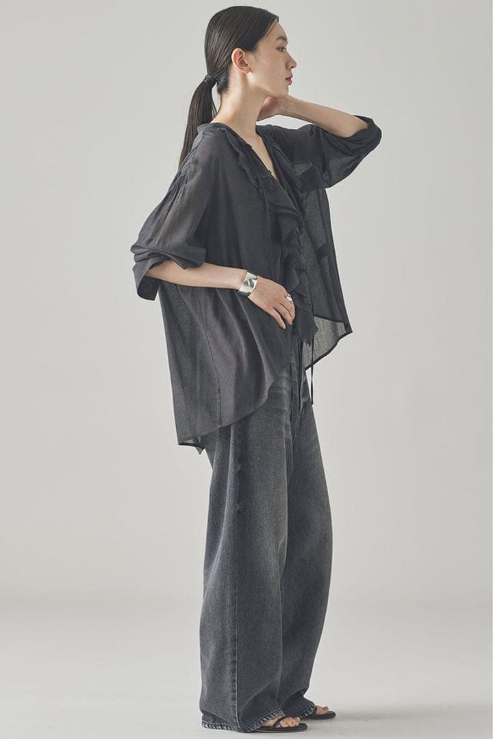 【823様限定】カレンソロジー ウールミックスボイルフリルブラウス グレー