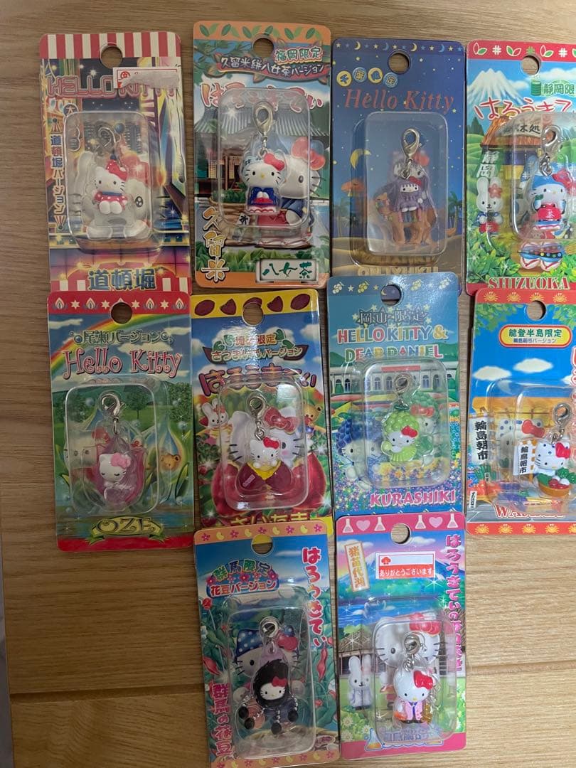 ご当地ハローキティチャーム20個