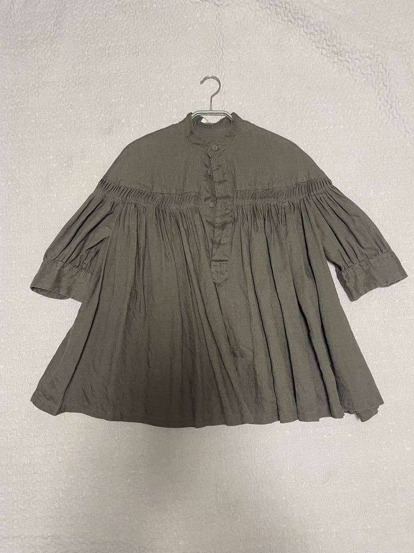 Scye 半袖グレー　リネンタックブラウス