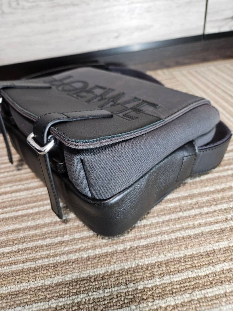 【LOEWE】アナグラム クロスボディ ミリタリーショルダーバッグユニセックス