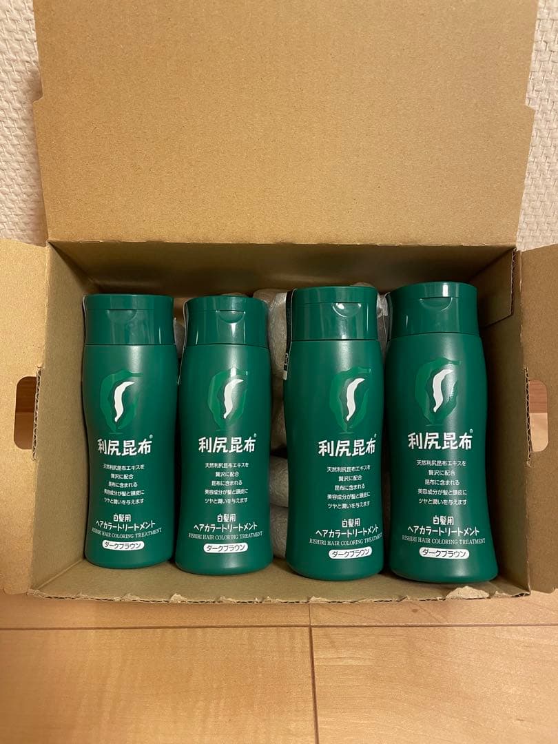 自然派clubサスティ 白髪用 利尻ヘアカラートリートメント ダークブラウン4本