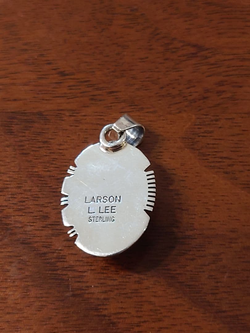 ナバホ族　キングマンターコイズ　ラーソンリー作