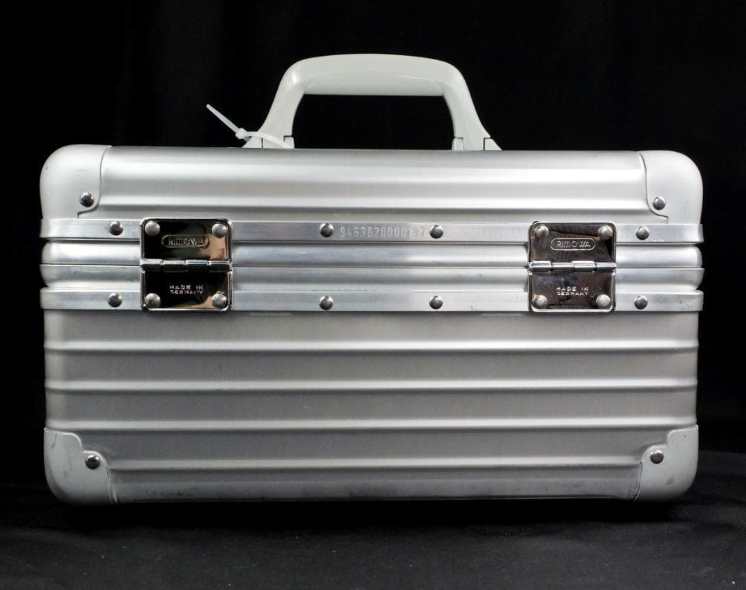 リモワ 946.38『OPAL』アルミ・ビューティケース 17L （美品）鍵付き