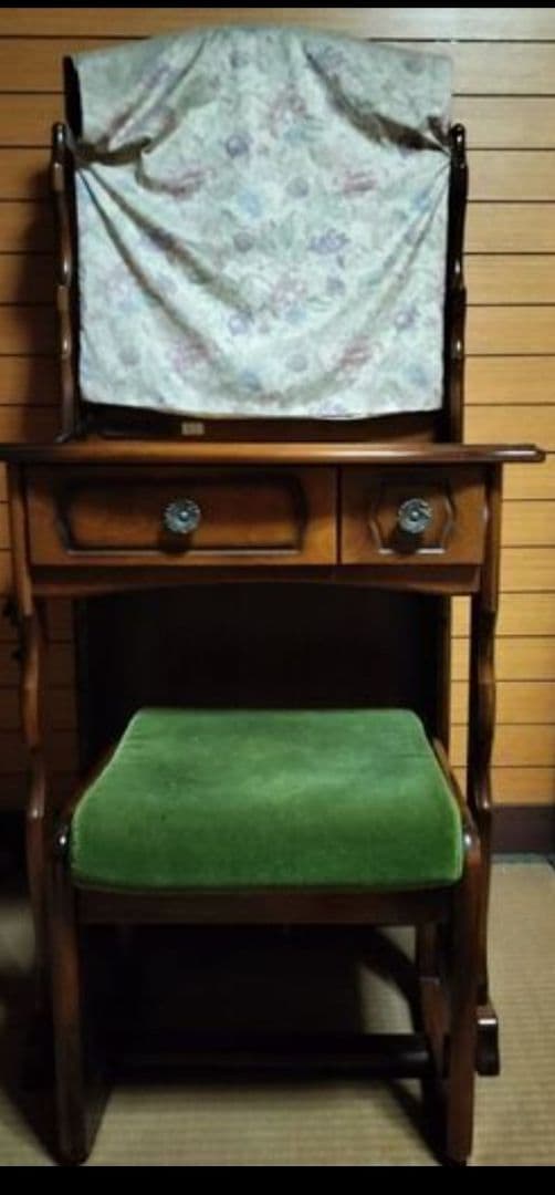 カリモク鏡台、関西圏の方、どこかで受け渡し可能であれば25000円でお持ちします