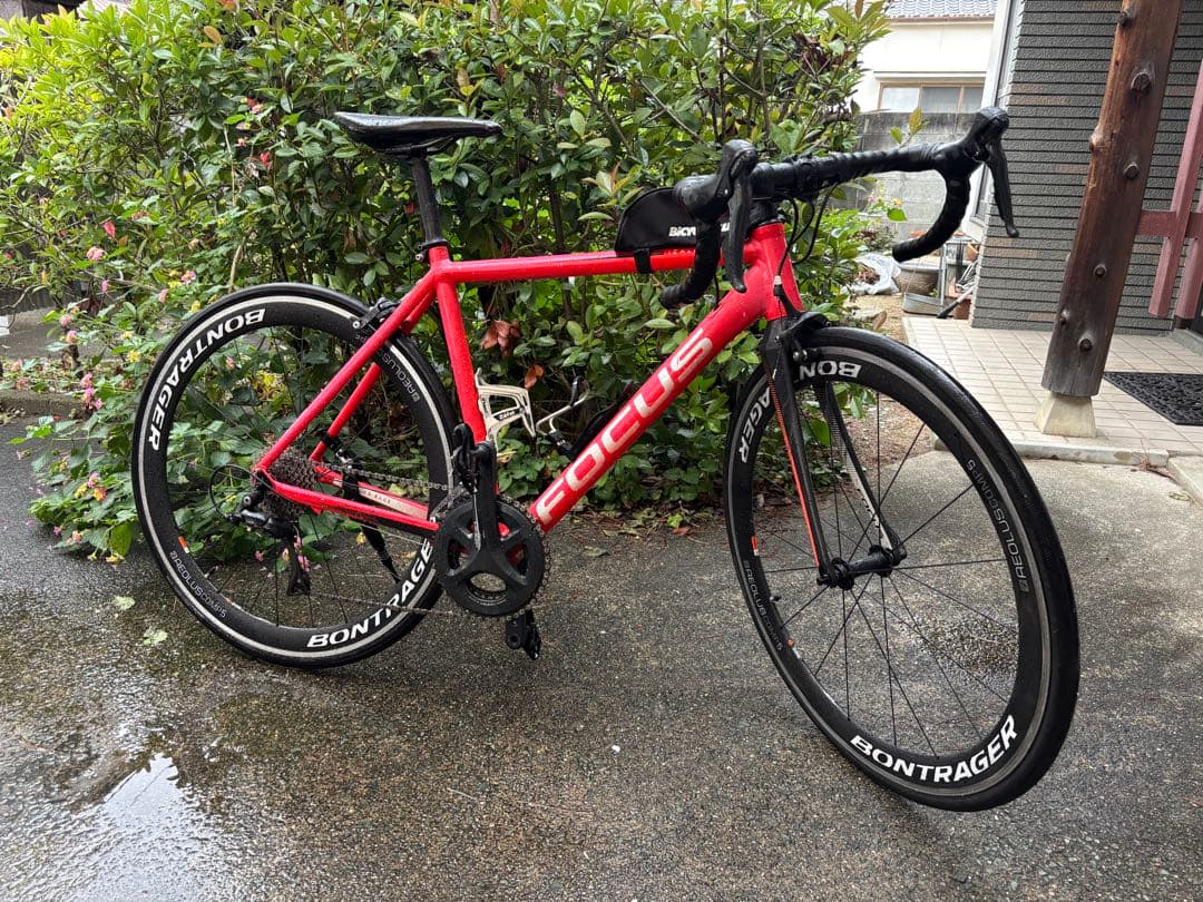 FOCUS ロードバイク レッド BONTRAGERホイール