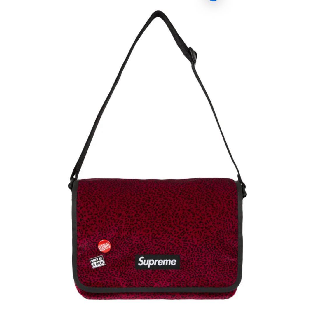 バッグ Velvet Small Messenger Bag supreme