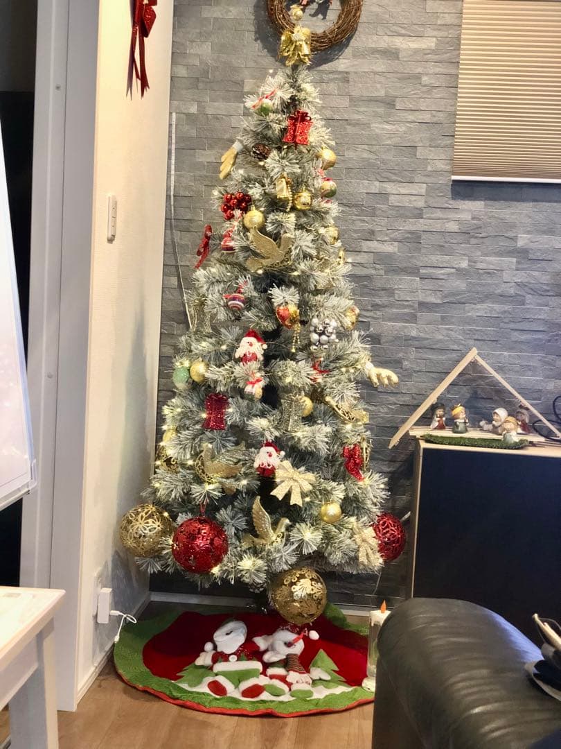 乳白色の緑の枝 クリスマスツリー 180cm ご自宅やビジネスに最適な装飾品付き