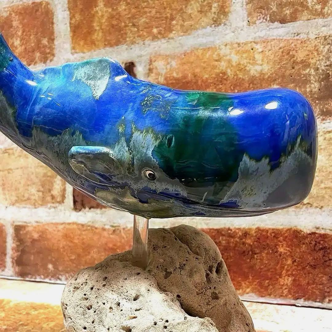 ハワイマウイ島クジラ置物