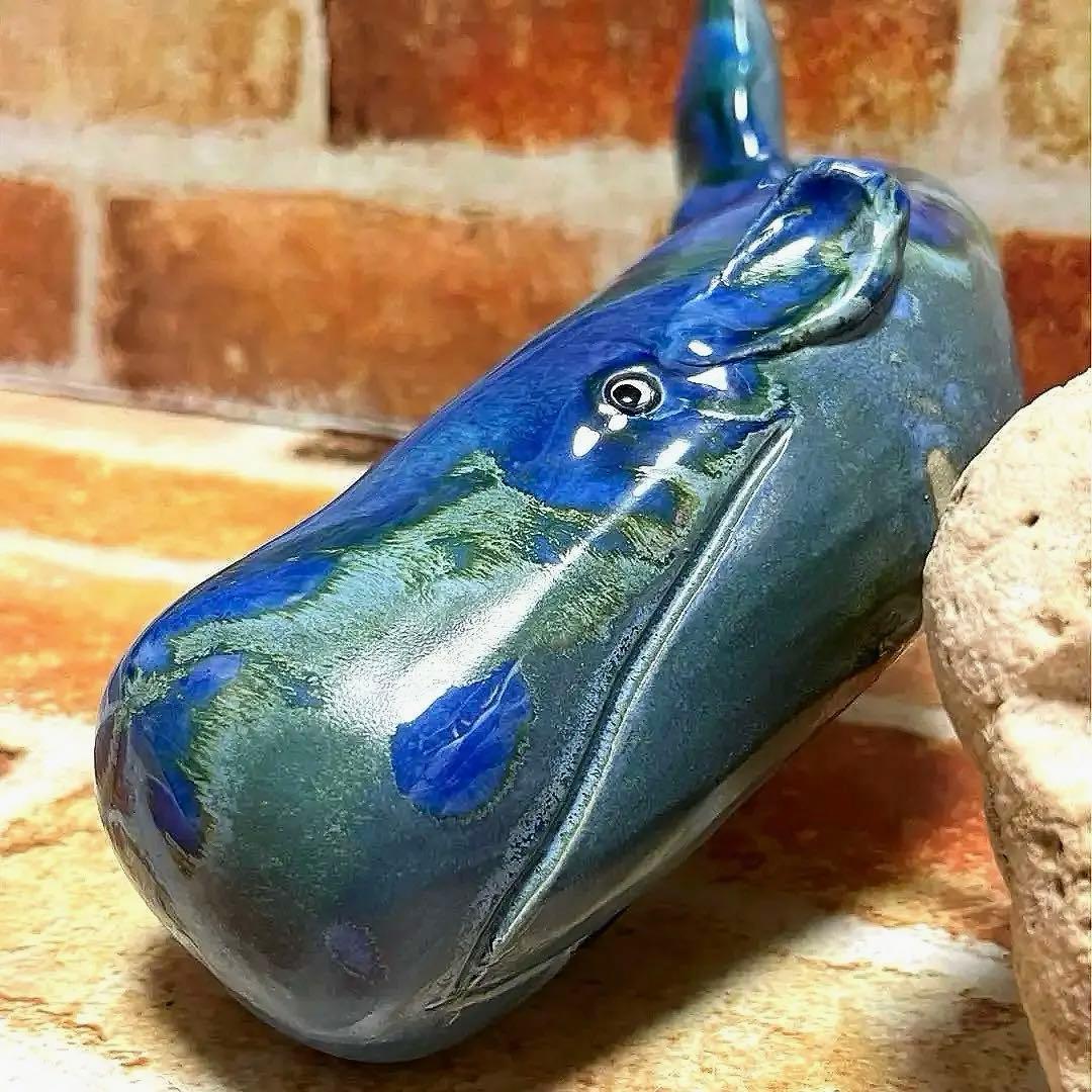 ハワイマウイ島クジラ置物