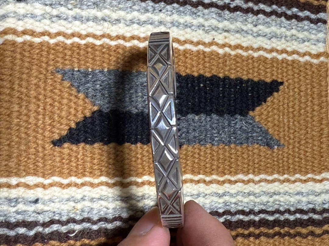 カルビンマルチネス　バングル