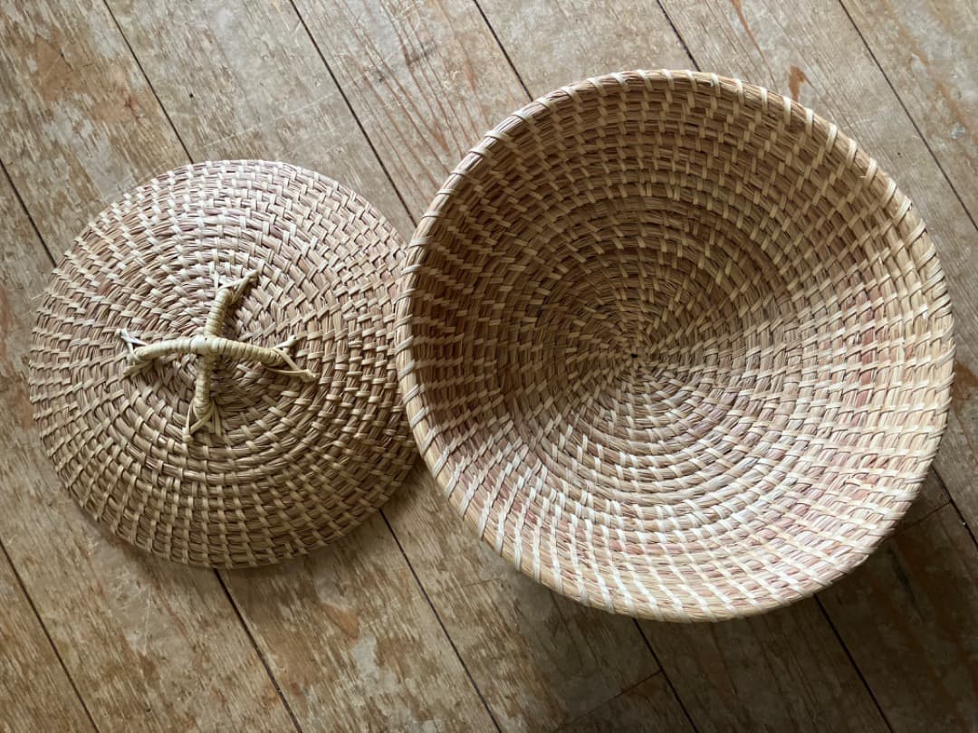 蓋付きかご　八重山民具