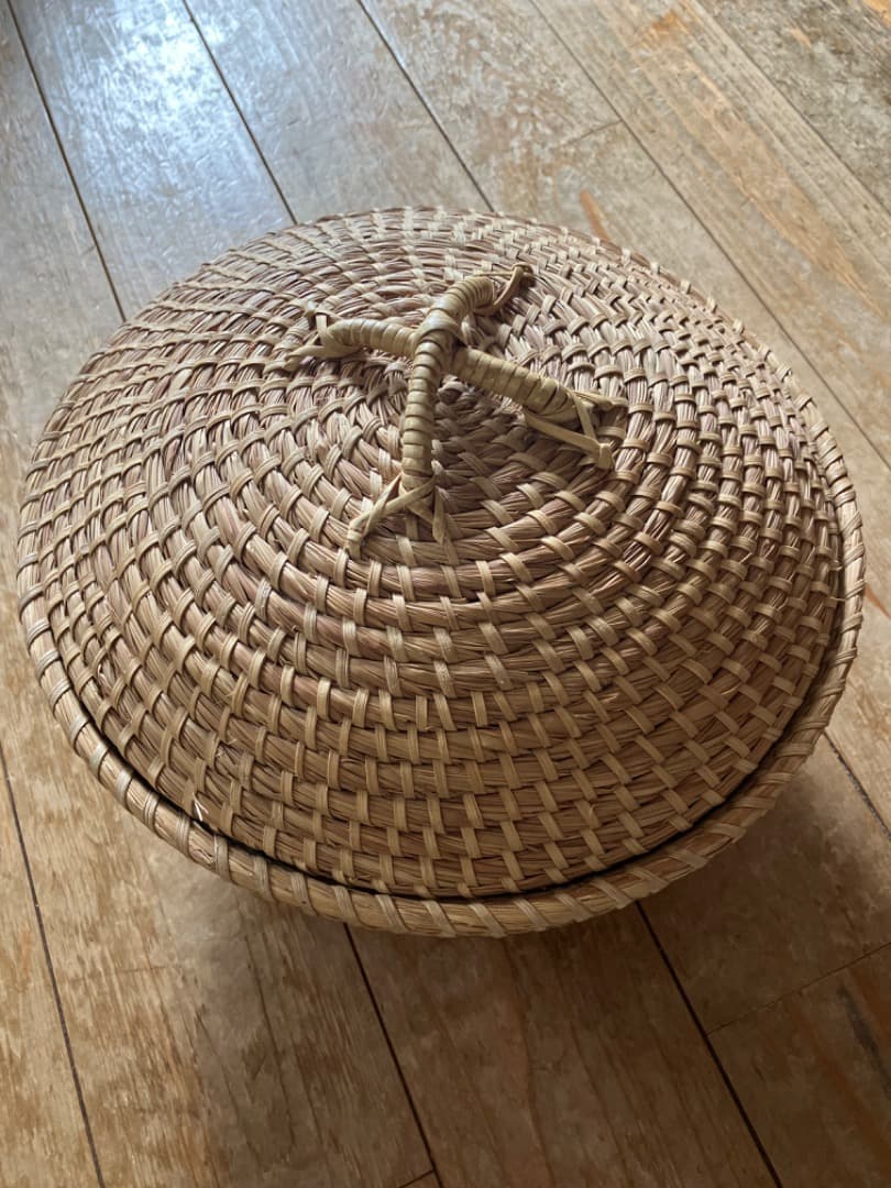 蓋付きかご　八重山民具