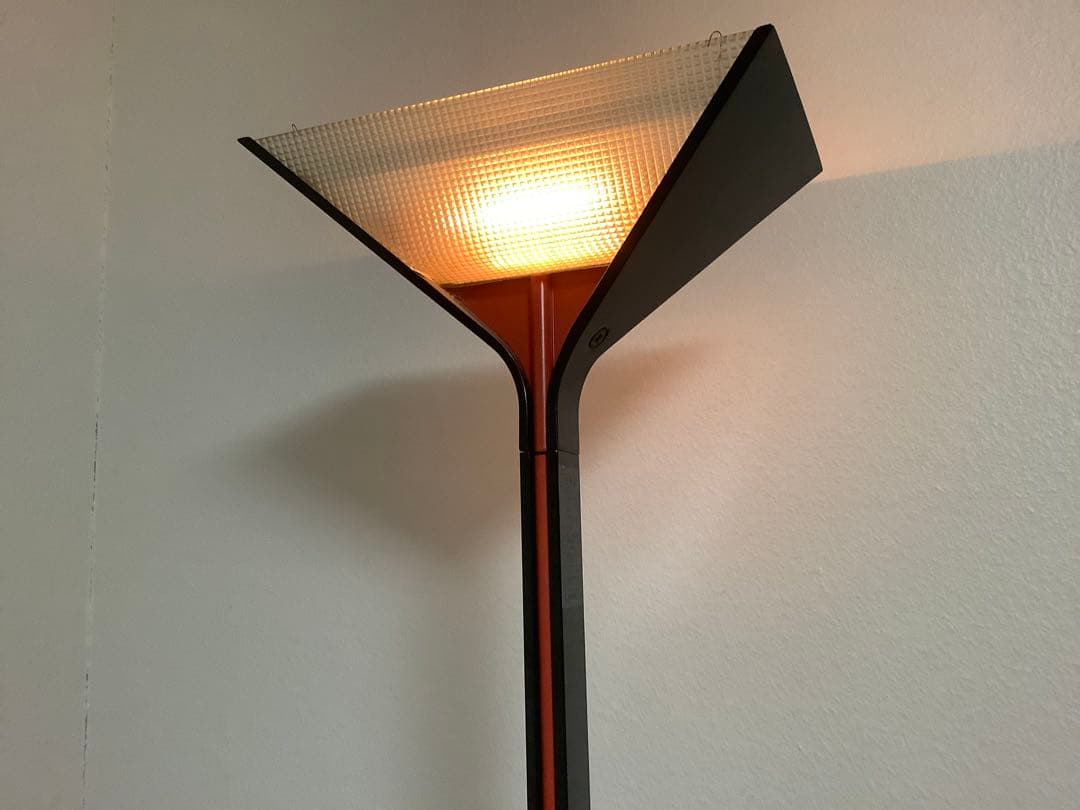 名作フロアランプ「FLOS Papillona」