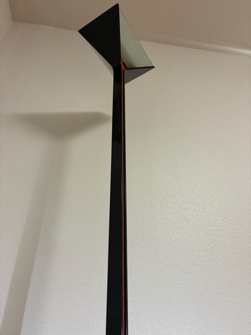 名作フロアランプ「FLOS Papillona」