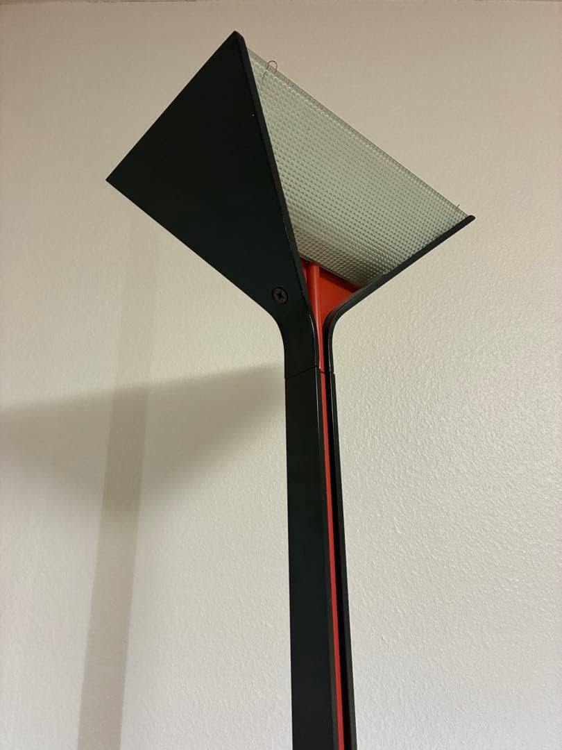 名作フロアランプ「FLOS Papillona」